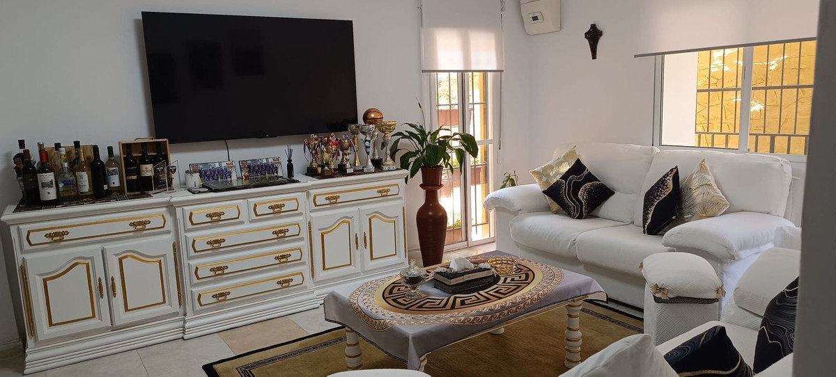 3 Bed Apartment for sale in Marbella Costa Del Sol, Málaga, Spain
