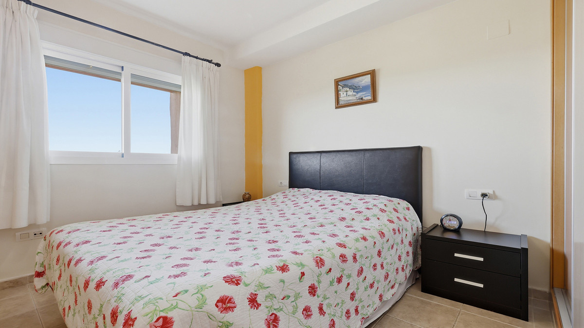Se vende Apartamento Planta Media de 2 dormitorios en Costa Del Sol, Málaga, España