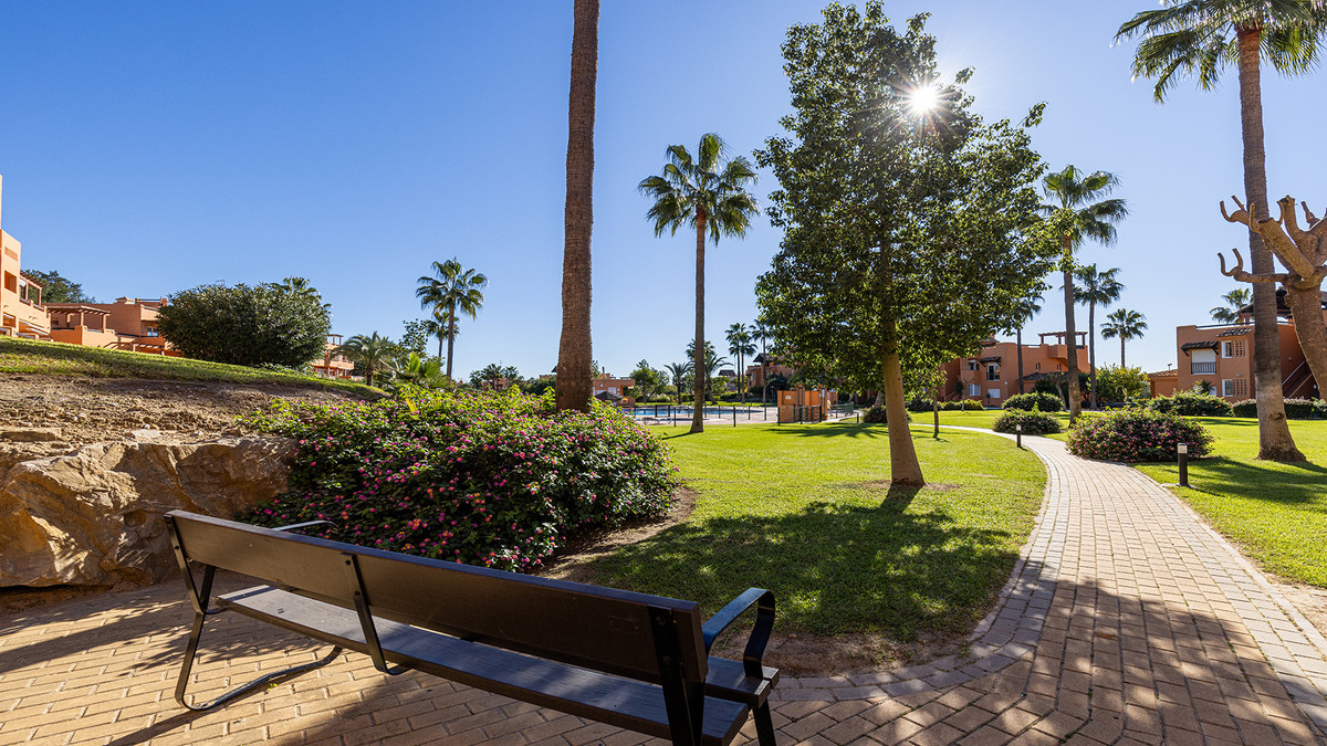 Se vende Apartamento Planta Media de 2 dormitorios en Costa Del Sol, Málaga, España