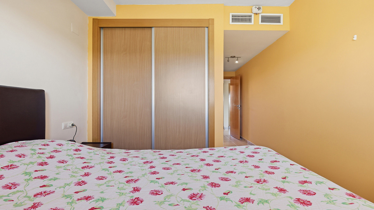 Se vende Apartamento Planta Media de 2 dormitorios en Costa Del Sol, Málaga, España