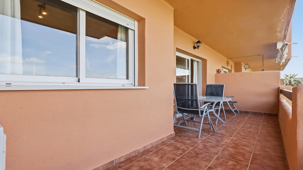 Se vende Apartamento Planta Media de 2 dormitorios en Costa Del Sol, Málaga, España