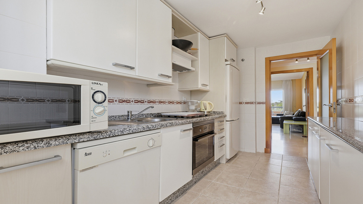 Se vende Apartamento Planta Media de 2 dormitorios en Costa Del Sol, Málaga, España