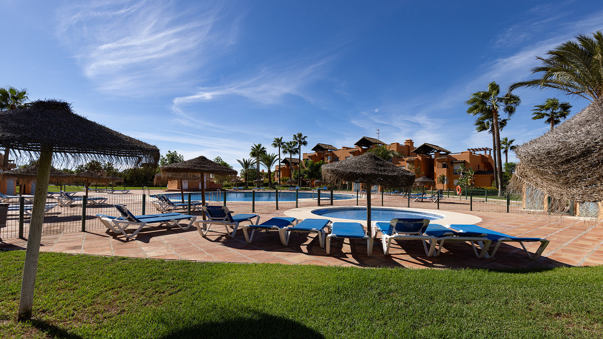 Se vende Apartamento Planta Media de 2 dormitorios en Costa Del Sol, Málaga, España