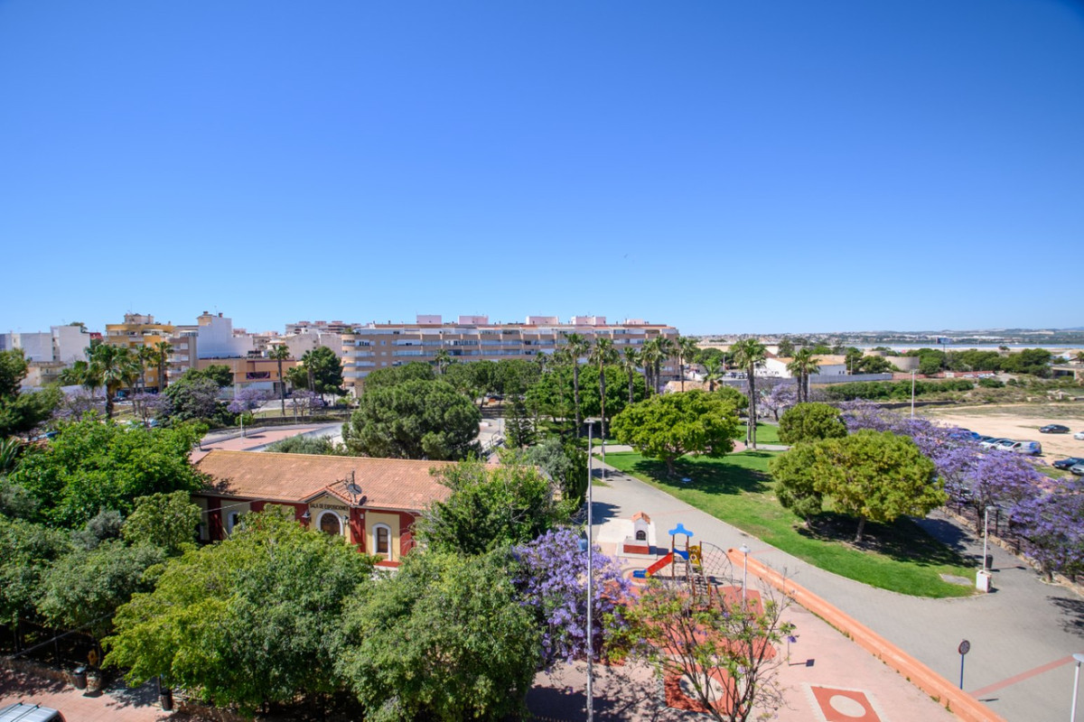 Se vende Apartamento Planta Media de 2 dormitorios en Costa Blanca, Alicante, España