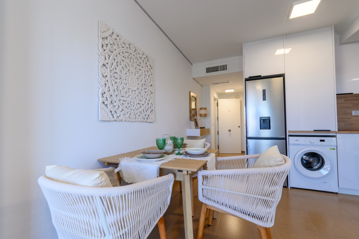 Se vende Apartamento Planta Media de 2 dormitorios en Costa Blanca, Alicante, España