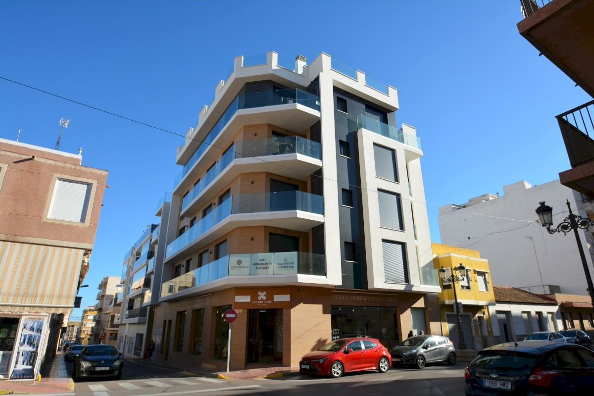 2 Bed Apartment for sale in Guardamar Del Segura Costa Blanca, Alicante, Spain