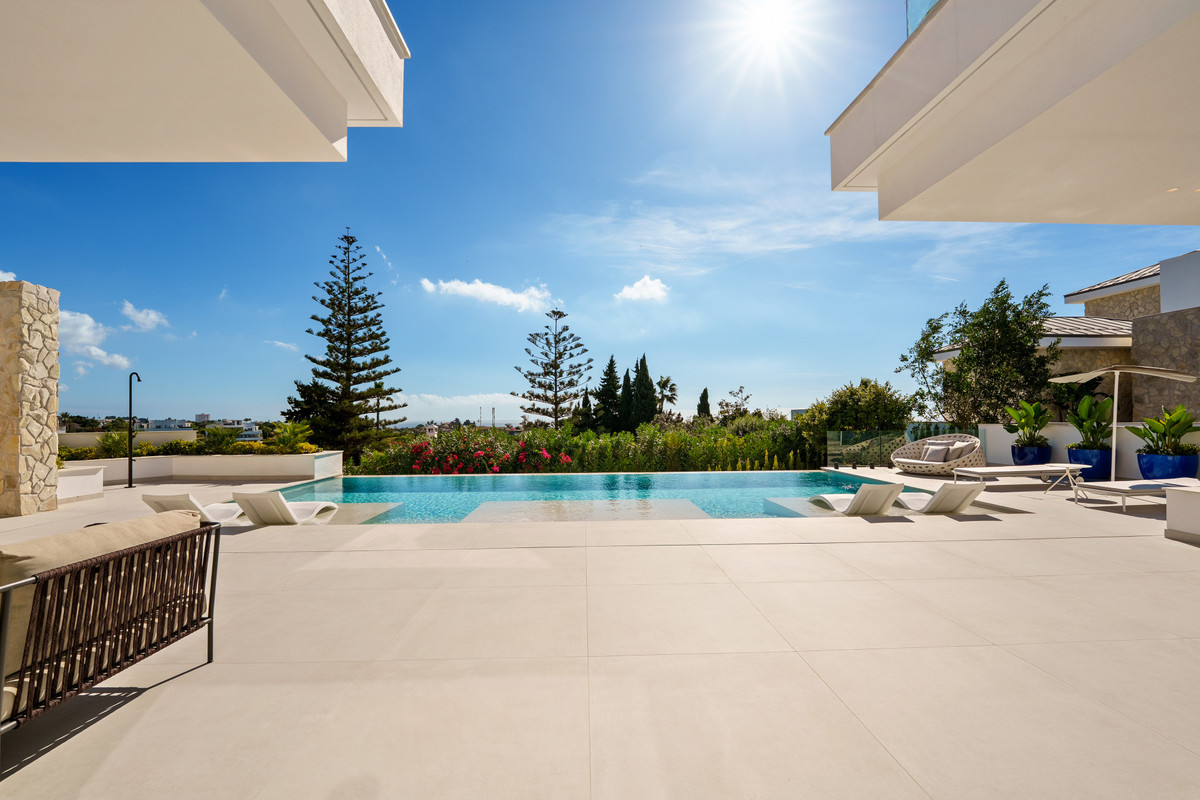 Se vende Villa - Chalet de 5 dormitorios en Costa Del Sol, Málaga, España