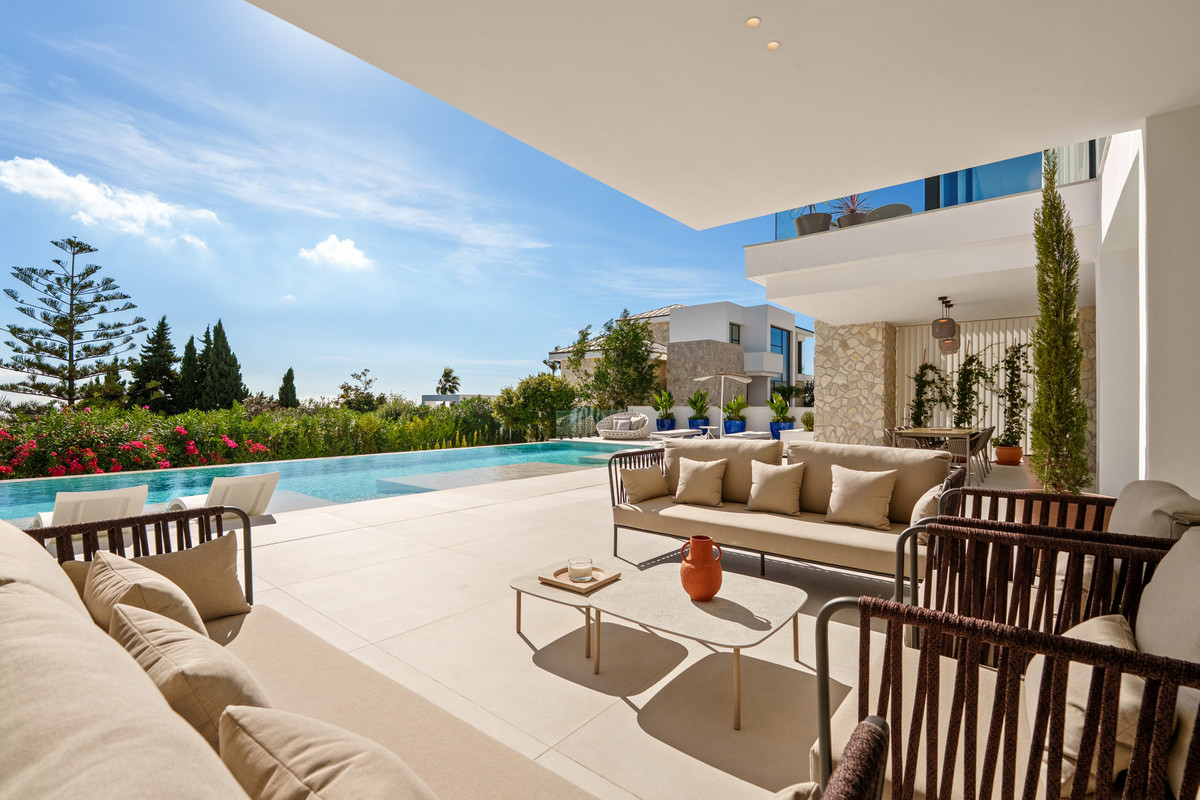 Se vende Villa - Chalet de 5 dormitorios en Costa Del Sol, Málaga, España