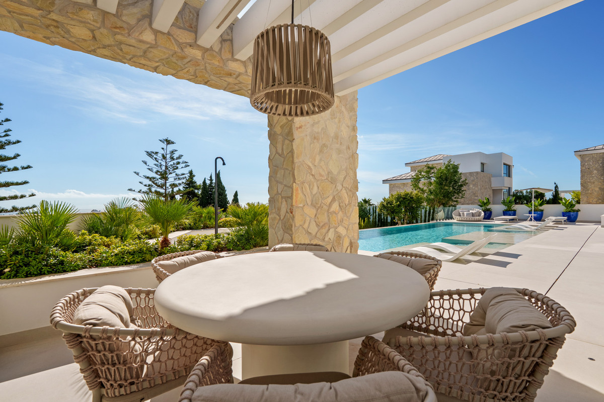 Se vende Villa - Chalet de 5 dormitorios en Costa Del Sol, Málaga, España