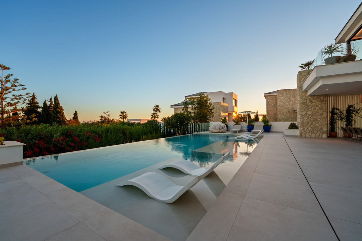 Se vende Villa - Chalet de 5 dormitorios en Costa Del Sol, Málaga, España