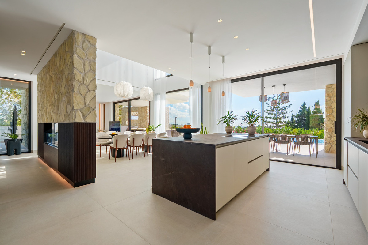 Se vende Villa - Chalet de 5 dormitorios en Costa Del Sol, Málaga, España