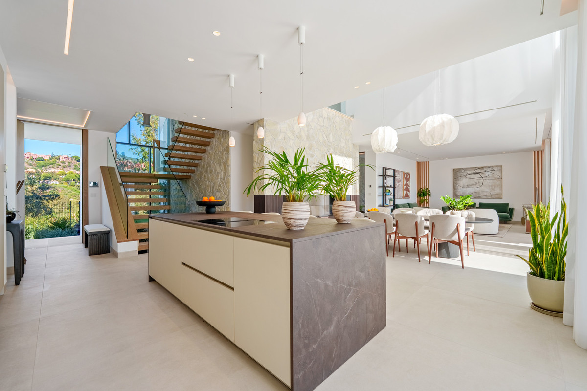 Se vende Villa - Chalet de 5 dormitorios en Costa Del Sol, Málaga, España