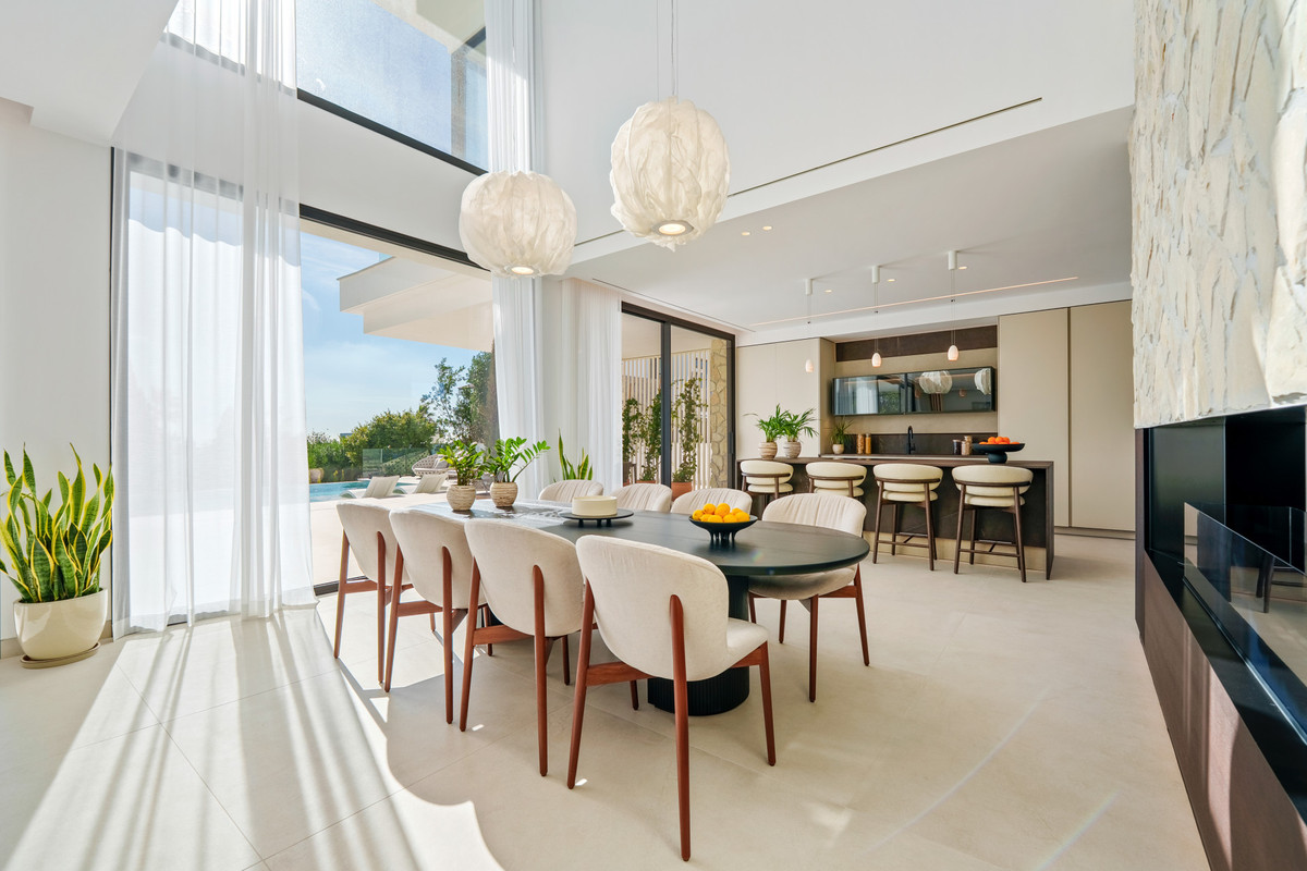 Se vende Villa - Chalet de 5 dormitorios en Costa Del Sol, Málaga, España