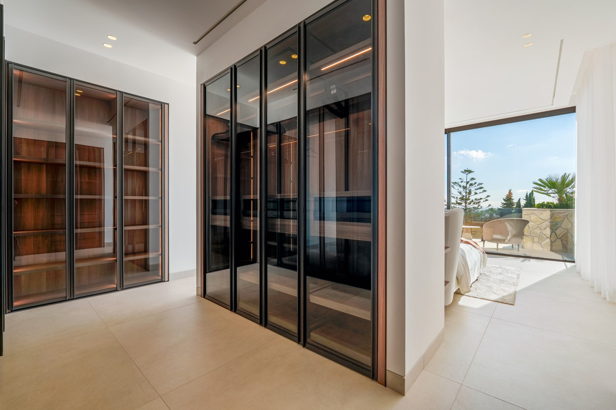 Se vende Villa - Chalet de 5 dormitorios en Costa Del Sol, Málaga, España