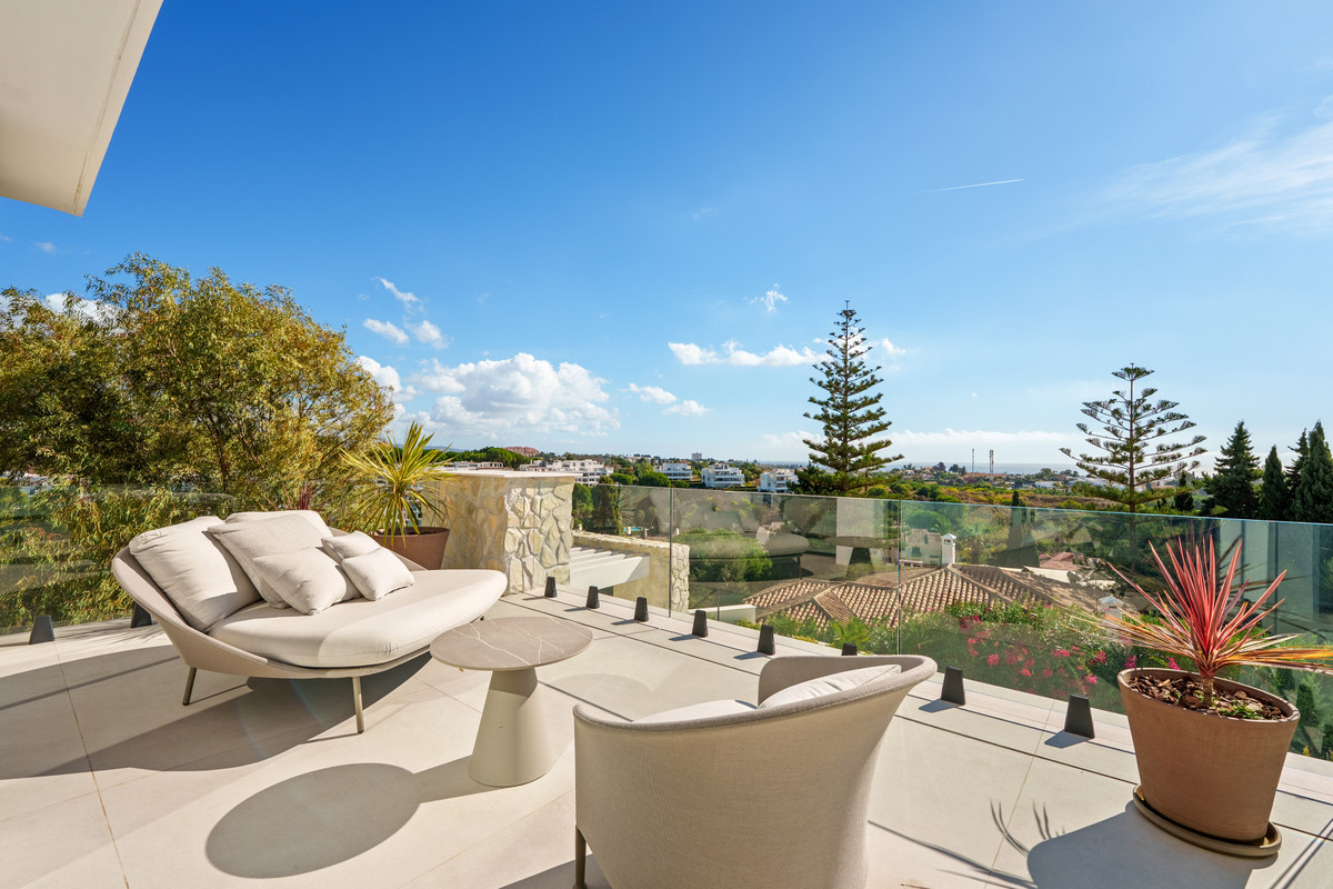 Se vende Villa - Chalet de 5 dormitorios en Costa Del Sol, Málaga, España