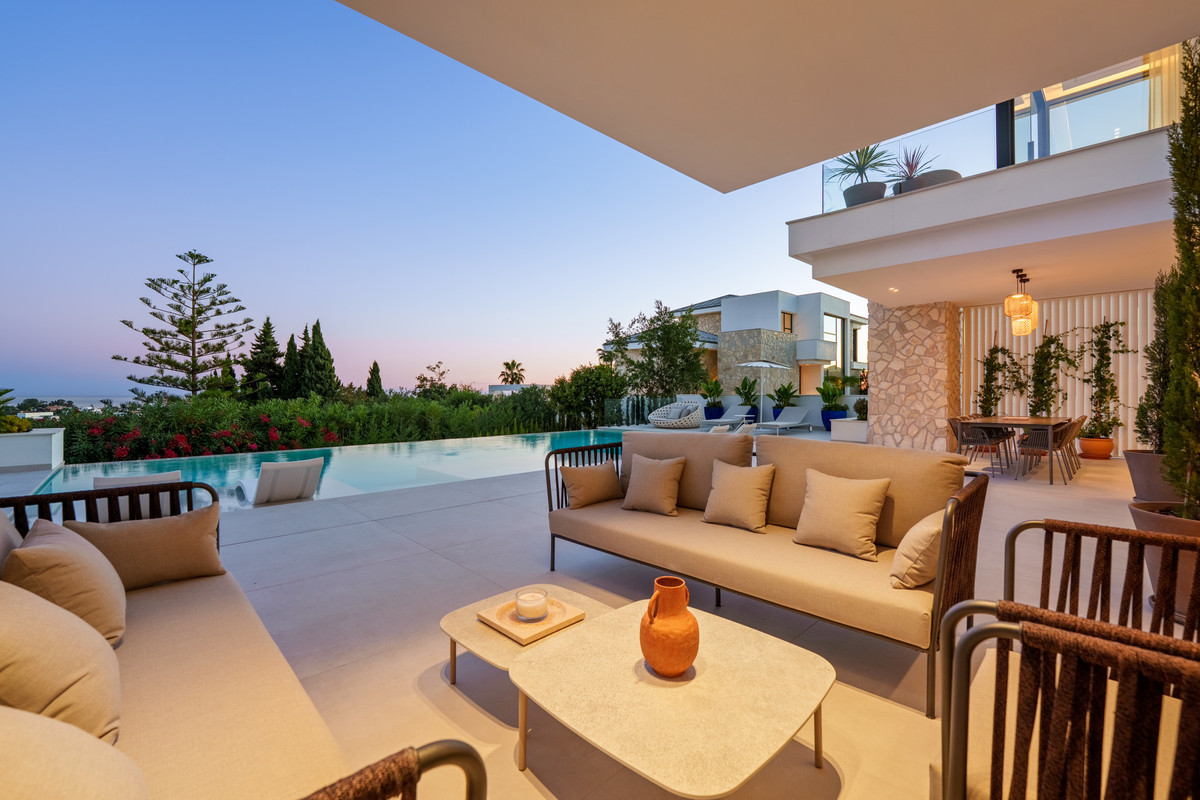Se vende Villa - Chalet de 5 dormitorios en Costa Del Sol, Málaga, España
