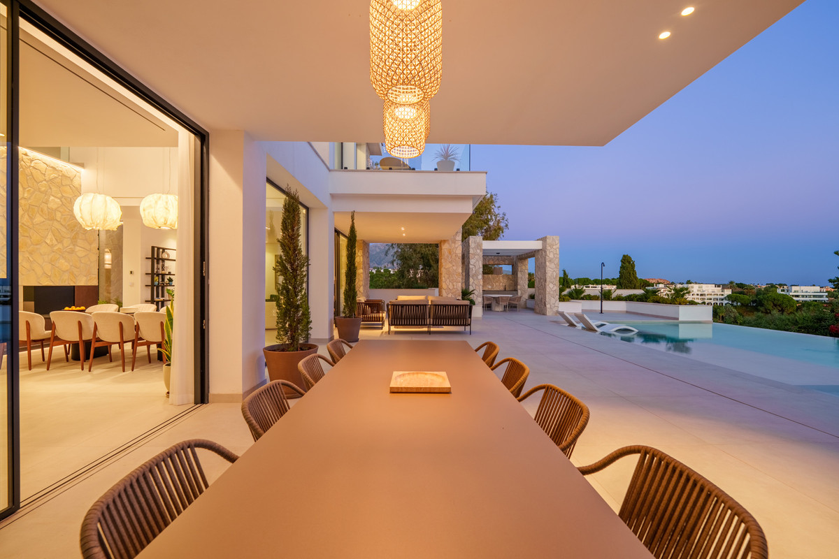 Se vende Villa - Chalet de 5 dormitorios en Costa Del Sol, Málaga, España