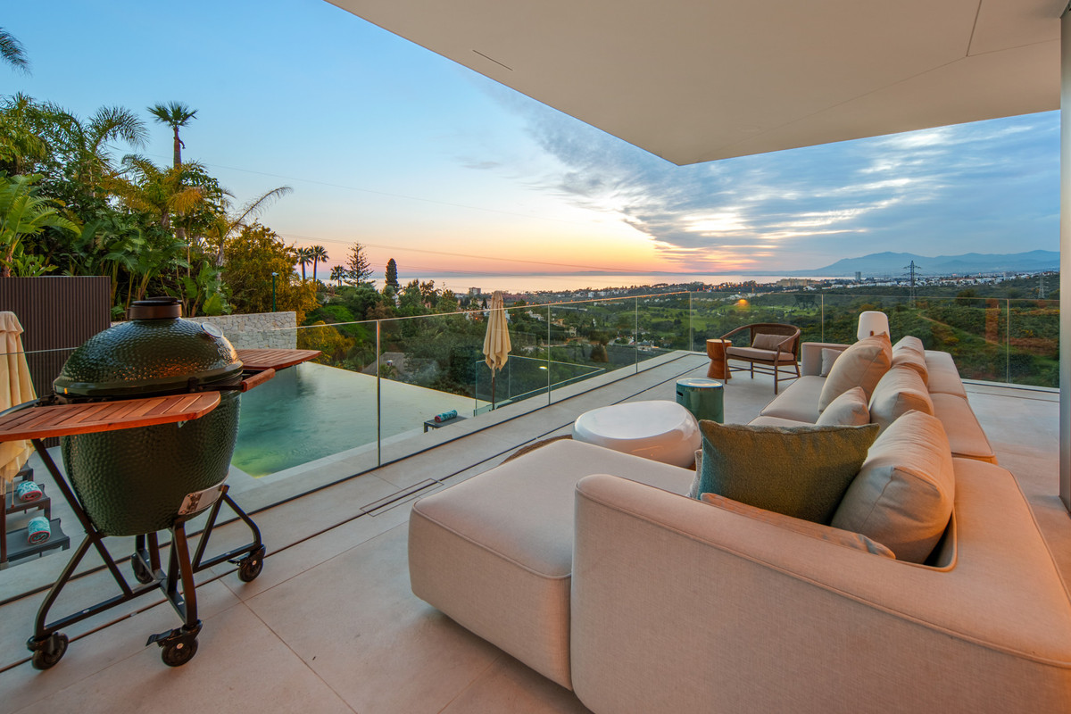 4 Bed Townhouse for sale in El Rosario Costa Del Sol, Málaga, Spain