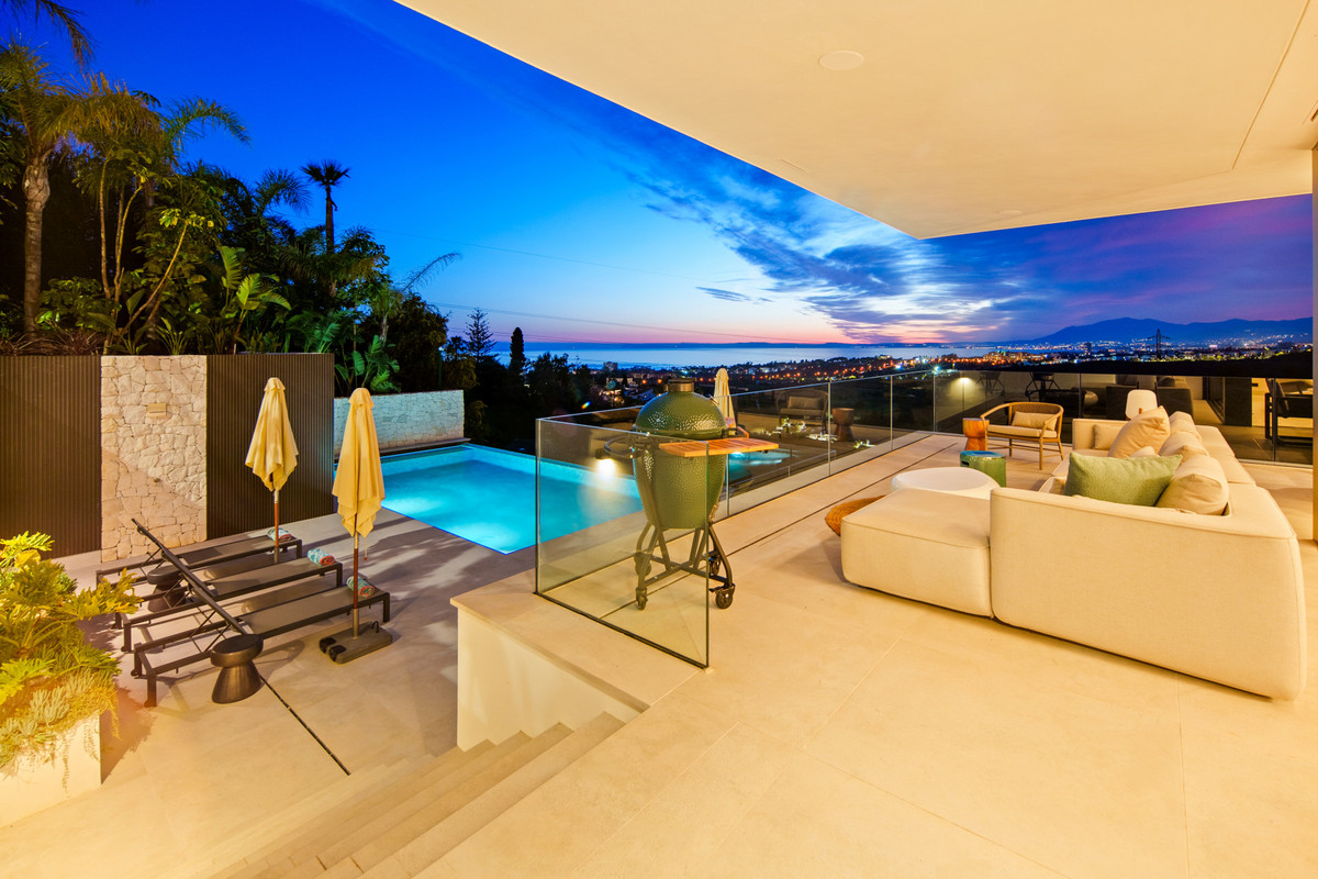 4 Bed Townhouse for sale in El Rosario Costa Del Sol, Málaga, Spain