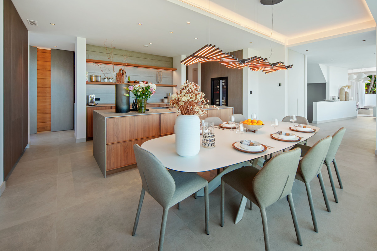4 Bed Townhouse for sale in El Rosario Costa Del Sol, Málaga, Spain