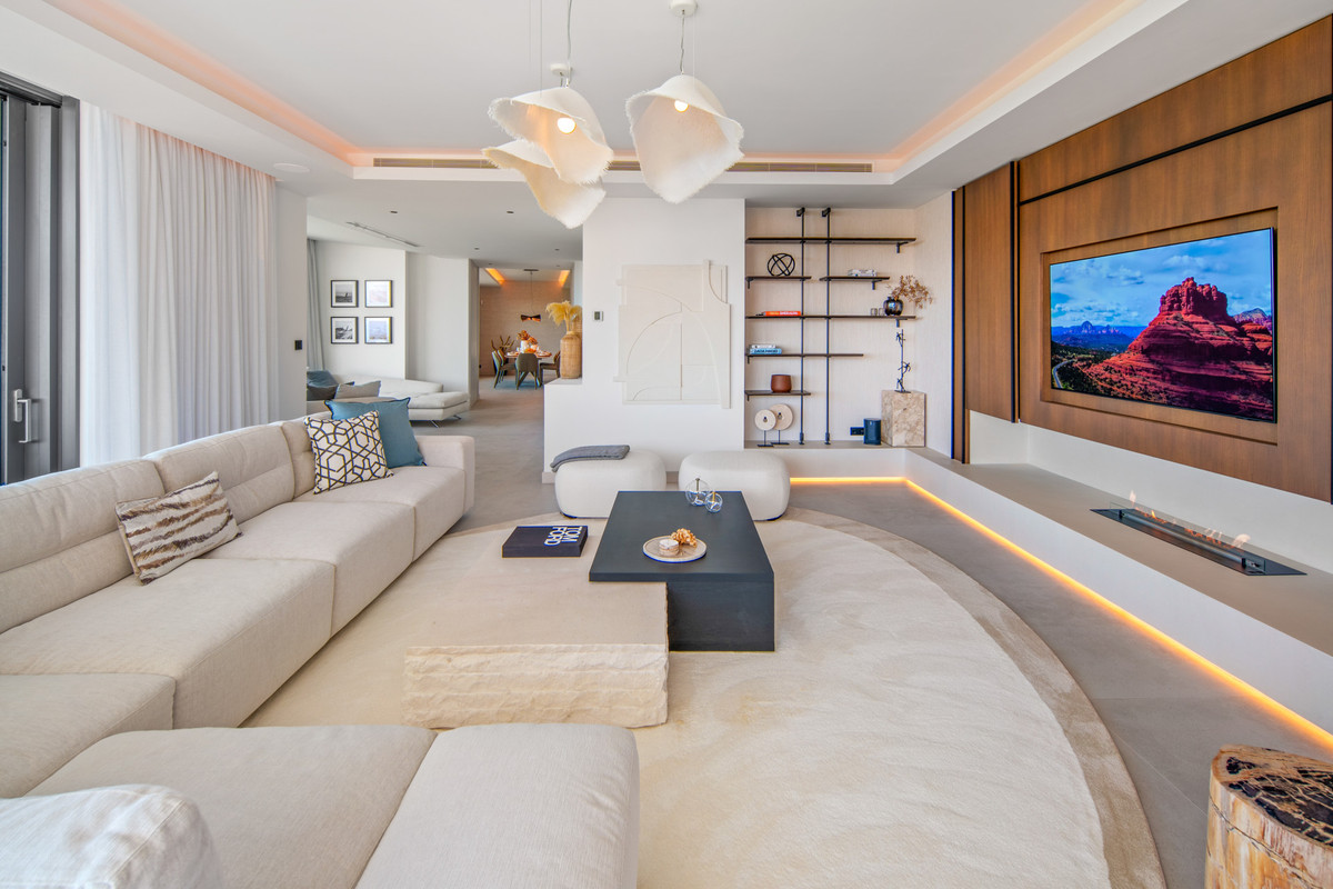 4 Bed Townhouse for sale in El Rosario Costa Del Sol, Málaga, Spain