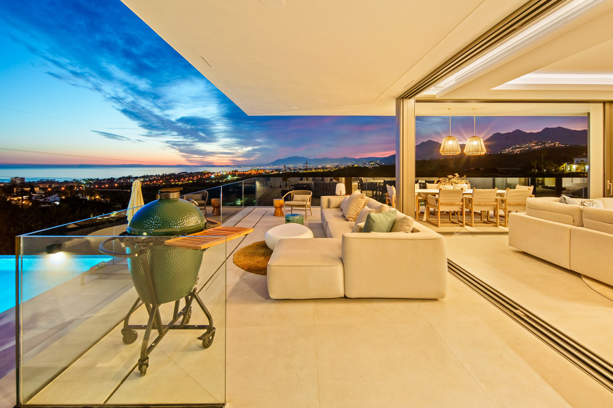 4 Bed Townhouse for sale in El Rosario Costa Del Sol, Málaga, Spain