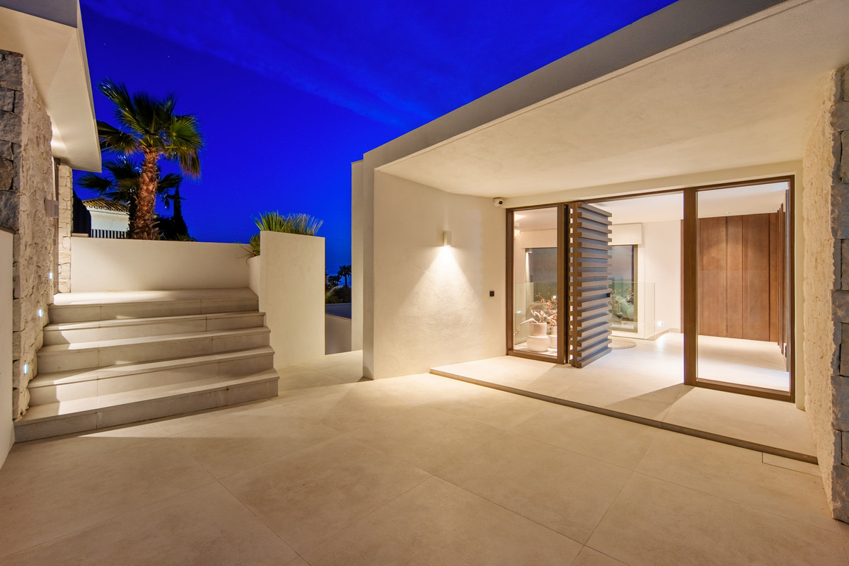 4 Bed Townhouse for sale in El Rosario Costa Del Sol, Málaga, Spain