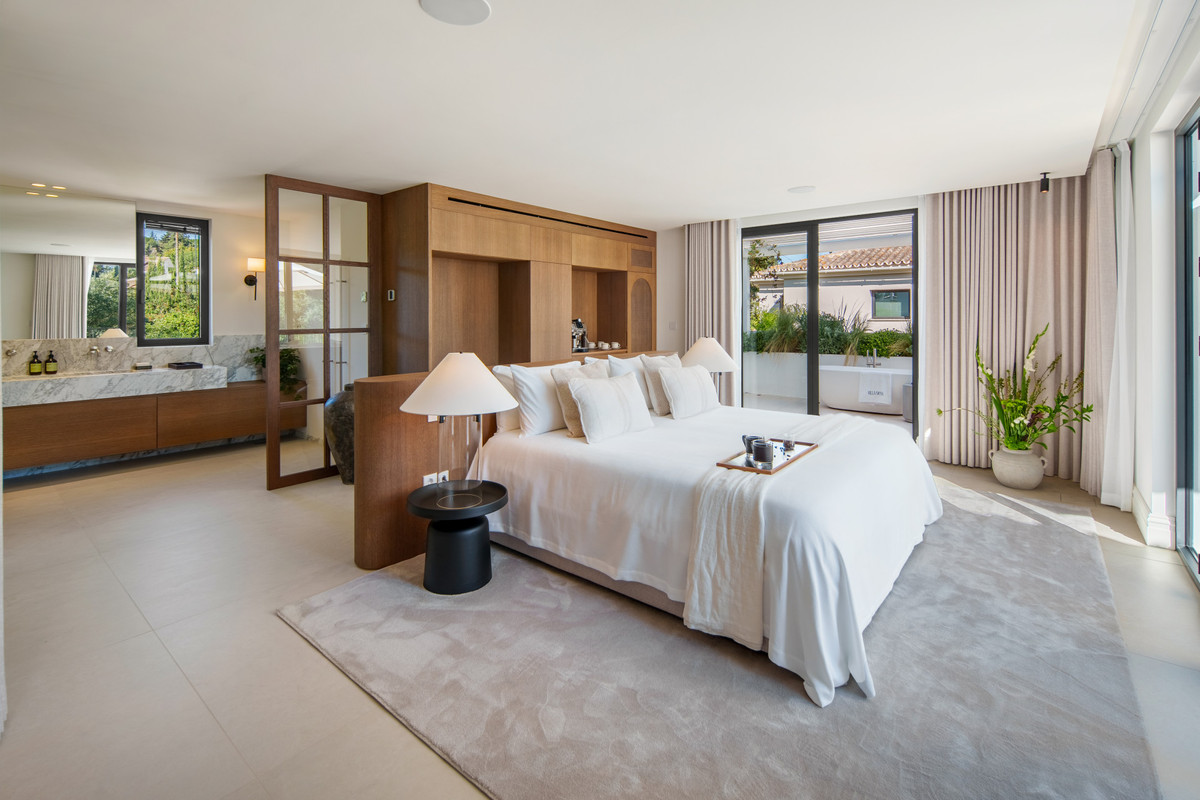 Se vende Villa - Chalet de 4 dormitorios en Costa Del Sol, Málaga, España