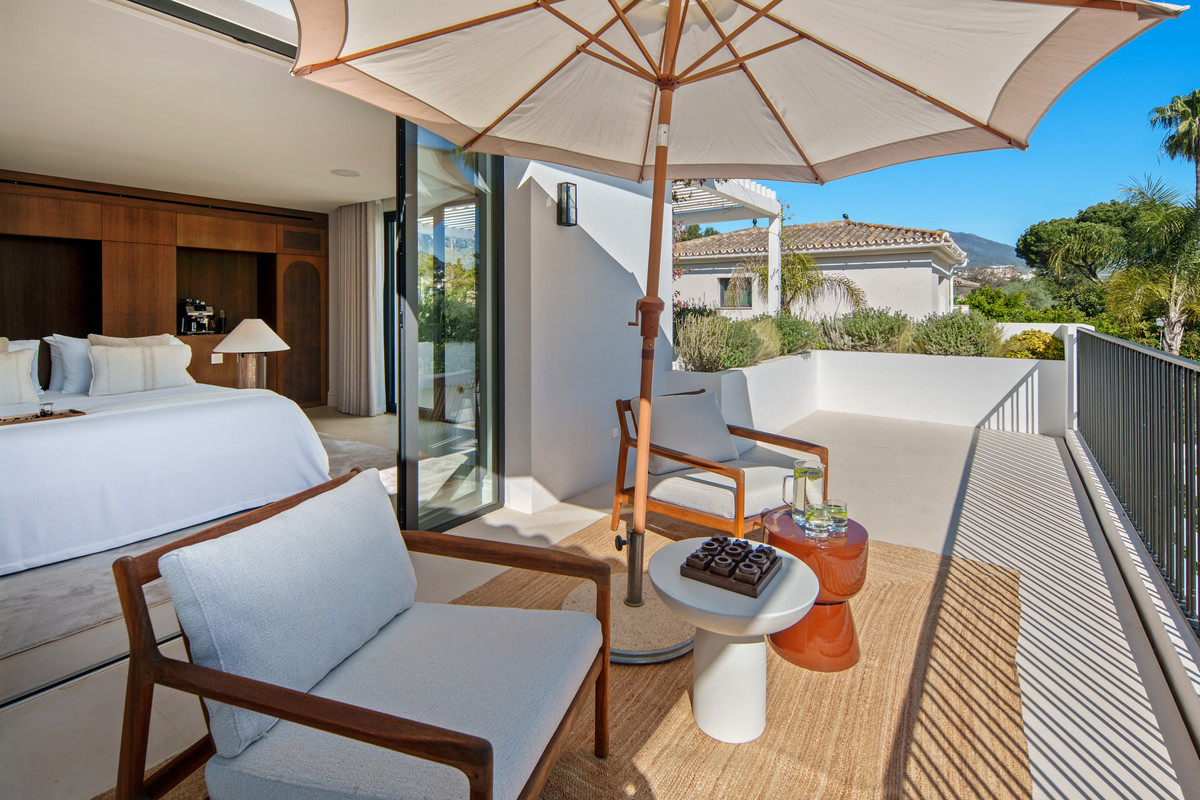 Se vende Villa - Chalet de 4 dormitorios en Costa Del Sol, Málaga, España