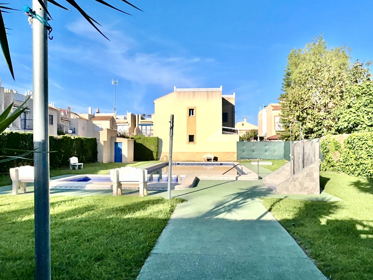 Se vende Ático de 2 dormitorios en Costa Blanca, Alicante, España
