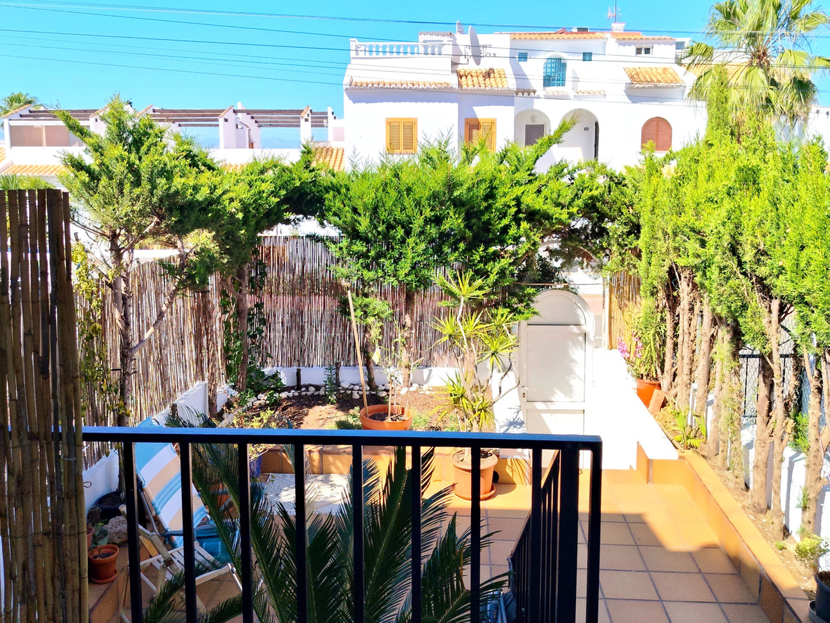 2 Bed Townhouse for sale in Dona Pepa Costa Blanca, Alicante, Spain