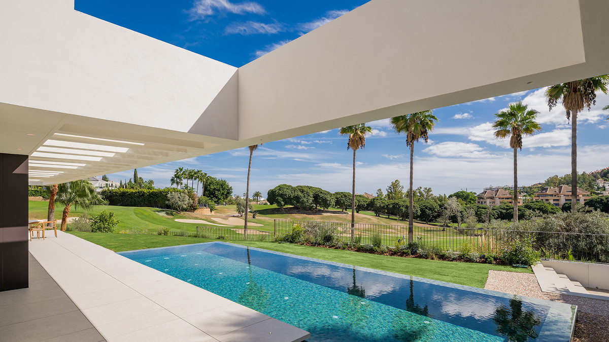 Se vende Villa - Chalet de 4 dormitorios en Costa Del Sol, Málaga, España
