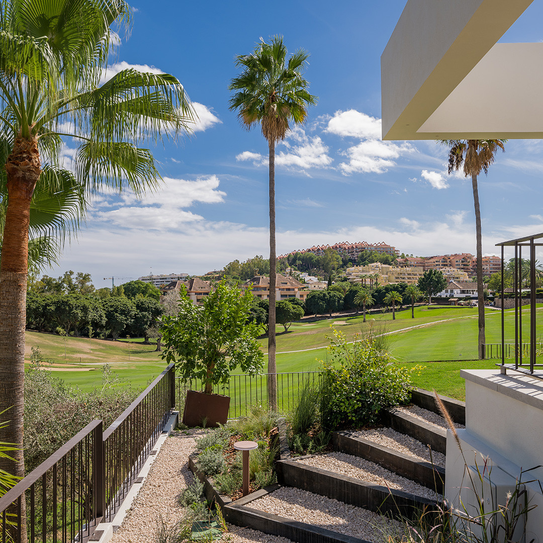 Se vende Villa - Chalet de 4 dormitorios en Costa Del Sol, Málaga, España