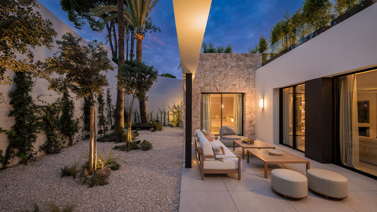 Se vende Villa - Chalet de 4 dormitorios en Costa Del Sol, Málaga, España