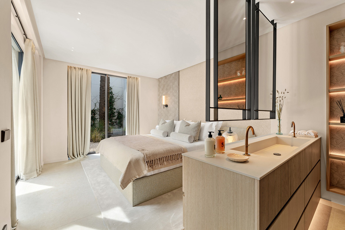 Se vende Villa - Chalet de 4 dormitorios en Costa Del Sol, Málaga, España
