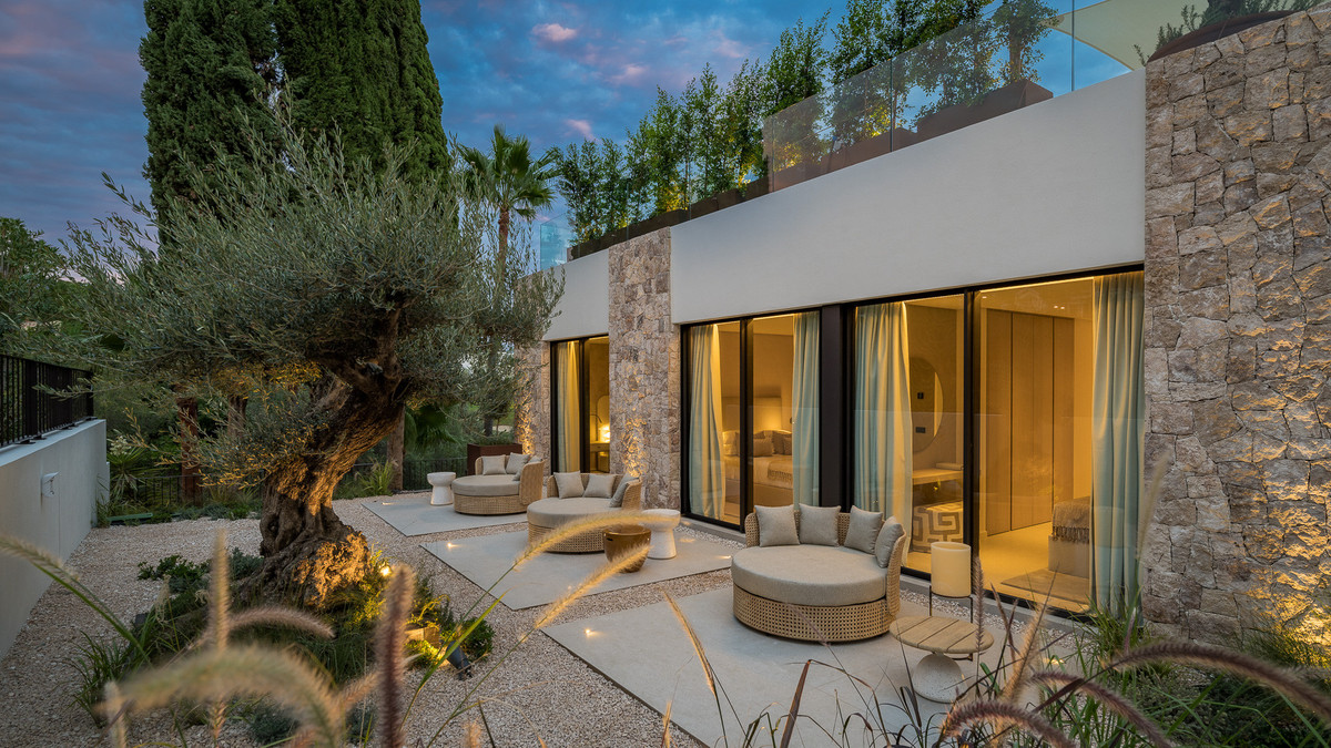 Se vende Villa - Chalet de 4 dormitorios en Costa Del Sol, Málaga, España