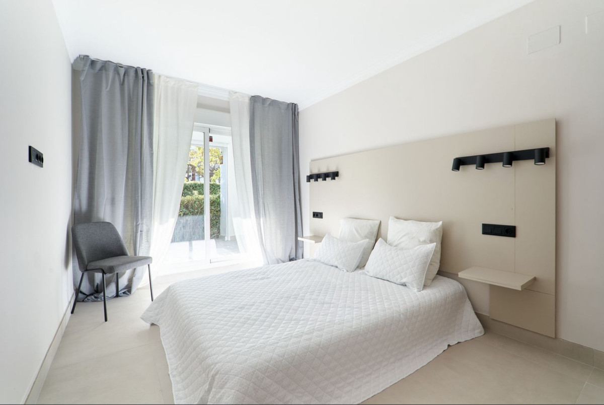 Se vende Apartamento Planta Baja de 3 dormitorios en Costa Del Sol, Málaga, España