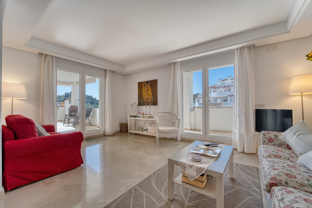 2 Bed Apartment for sale in Nueva Andalucía Costa Del Sol, Málaga, Spain