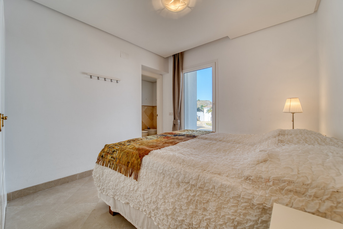 2 Bed Apartment for sale in Nueva Andalucía Costa Del Sol, Málaga, Spain