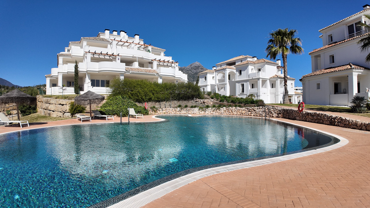2 Bed Apartment for sale in Nueva Andalucía Costa Del Sol, Málaga, Spain