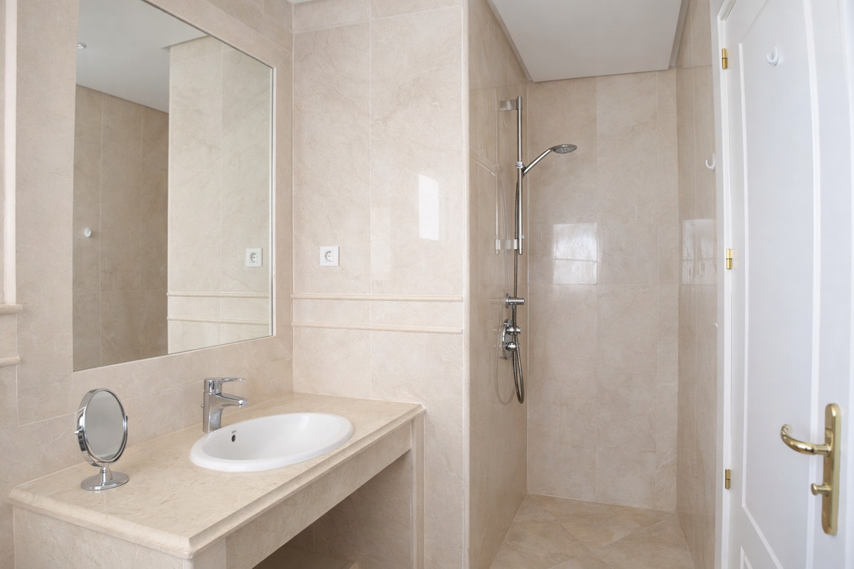 2 Bed Apartment for sale in Nueva Andalucía Costa Del Sol, Málaga, Spain