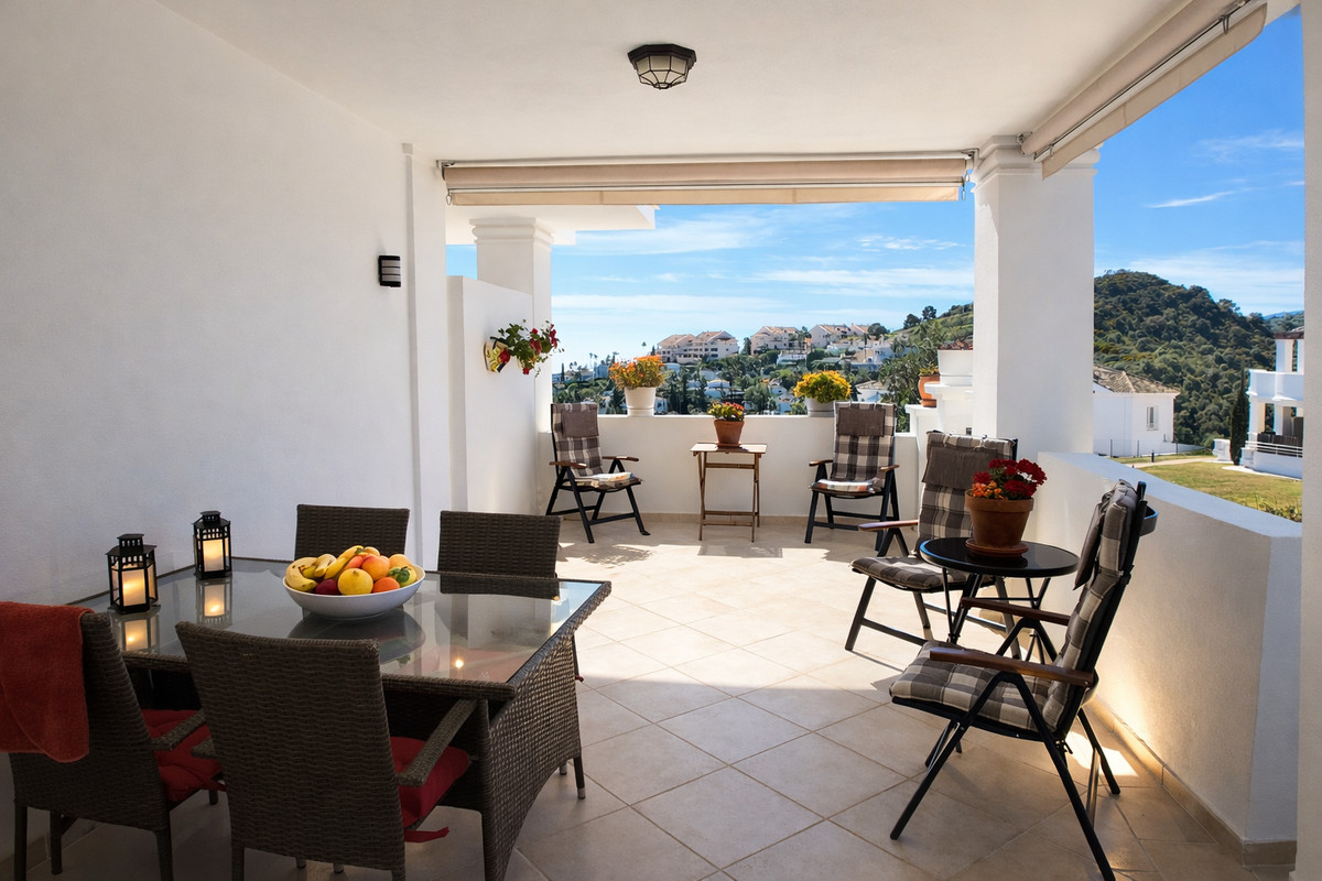 2 Bed Apartment for sale in Nueva Andalucía Costa Del Sol, Málaga, Spain