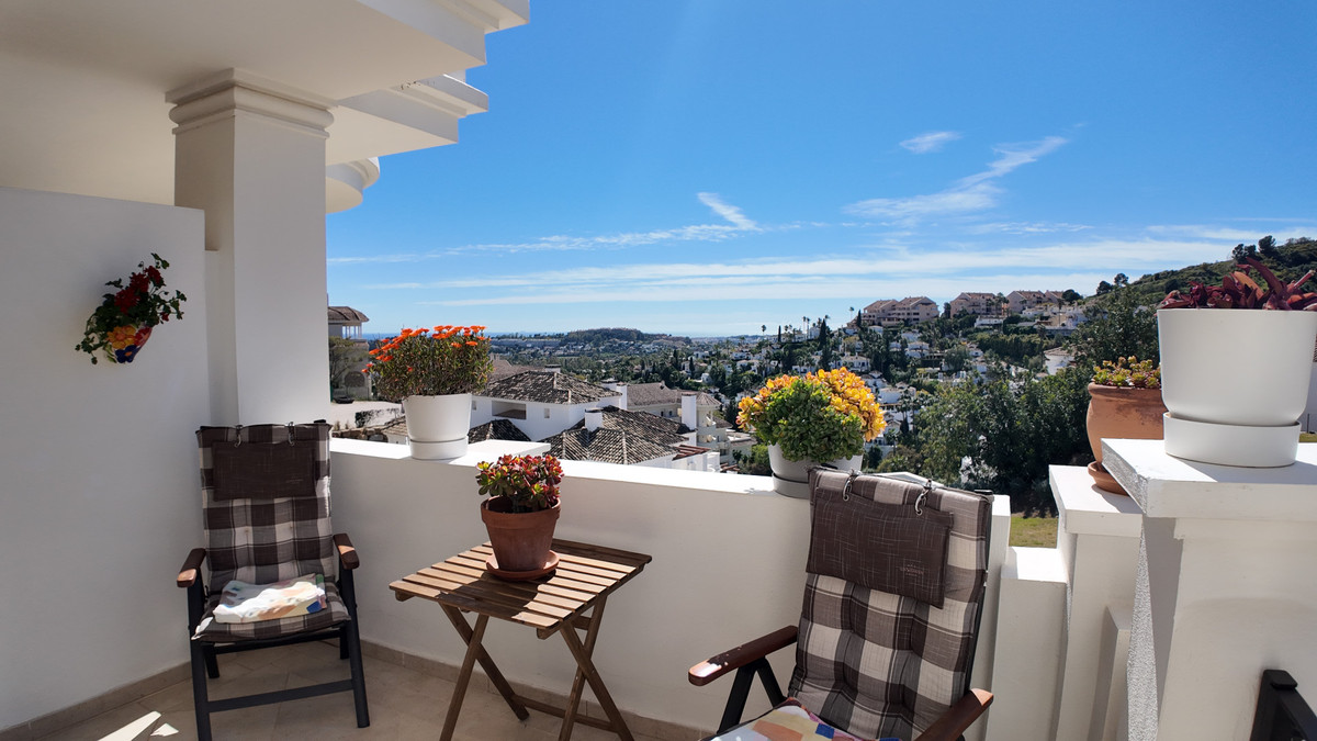 2 Bed Apartment for sale in Nueva Andalucía Costa Del Sol, Málaga, Spain
