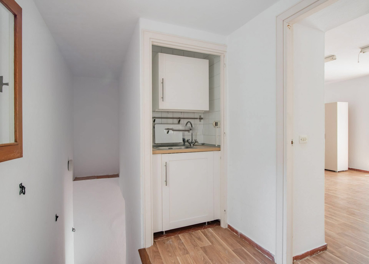 Commercial unit for sale in Marbella Costa Del Sol, Málaga, Spain
