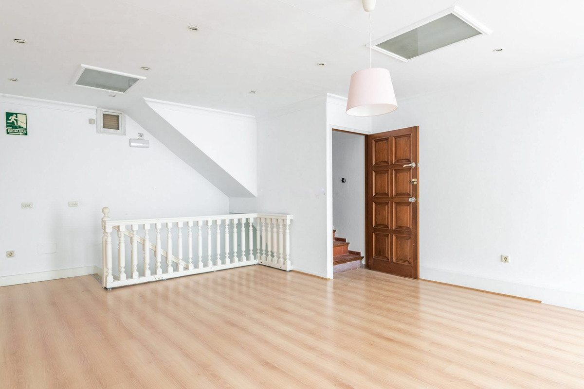 Commercial unit for sale in Marbella Costa Del Sol, Málaga, Spain
