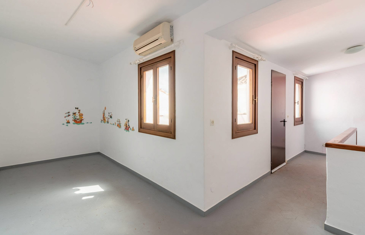 Commercial unit for sale in Marbella Costa Del Sol, Málaga, Spain