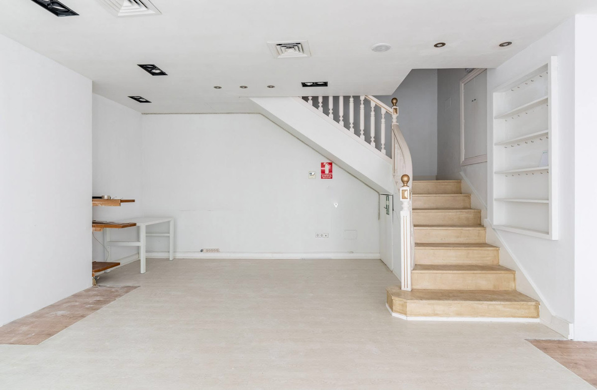 Commercial unit for sale in Marbella Costa Del Sol, Málaga, Spain
