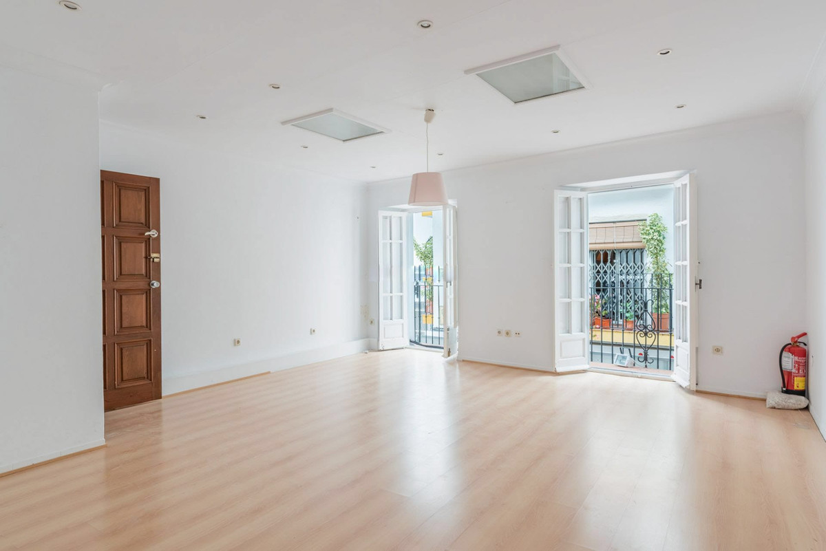 Commercial unit for sale in Marbella Costa Del Sol, Málaga, Spain