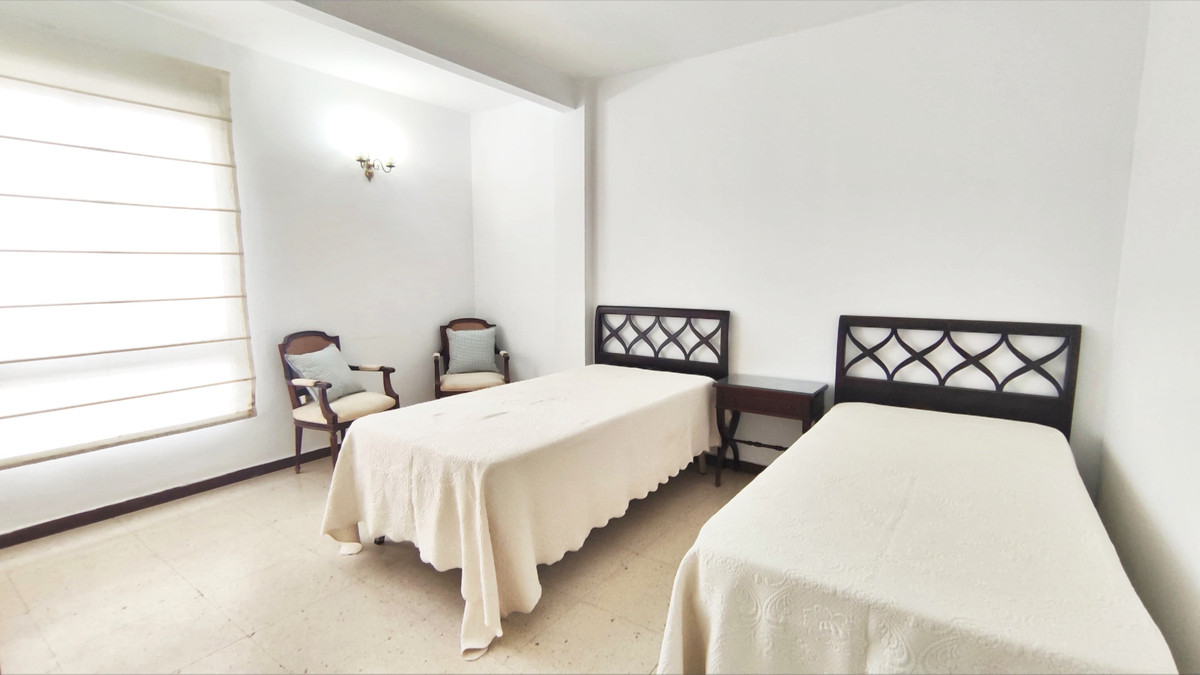 4 Bed Apartment for sale in Marbella Costa Del Sol, Málaga, Spain