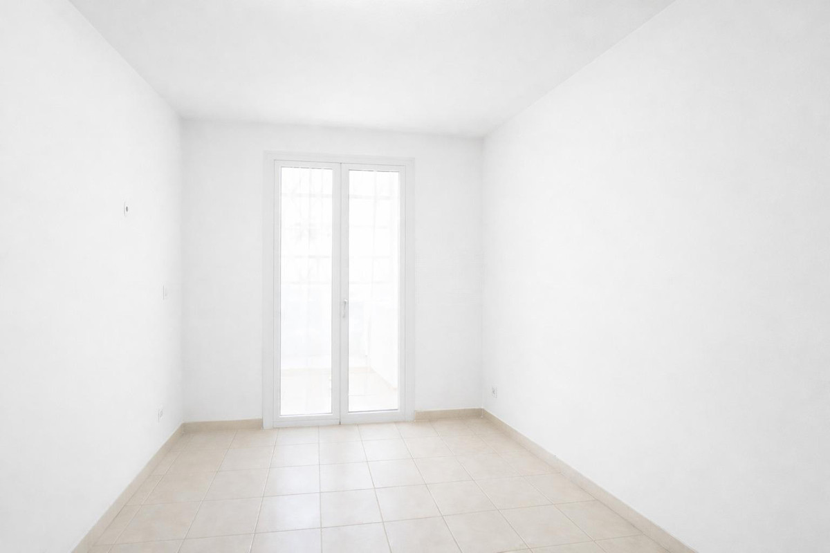 2 Bed Apartment for sale in Selwo Costa Del Sol, Málaga, Spain